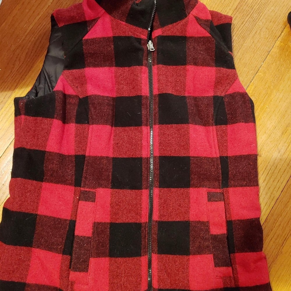 G.H. Bass Classic Buffalo Plaid Reversible Puffer Vest